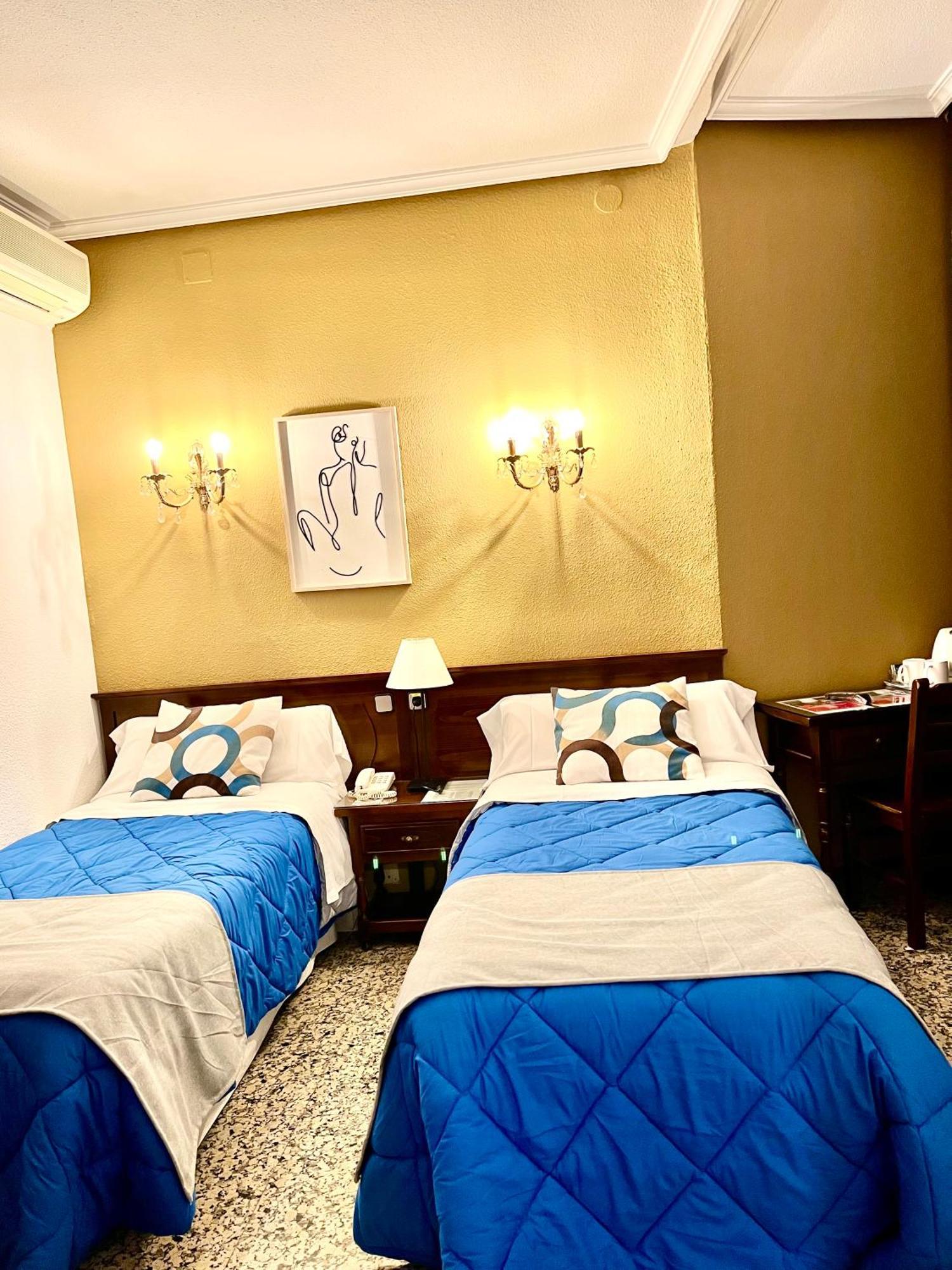 Hostal Sonsoles Madrid-Centro Extérieur photo