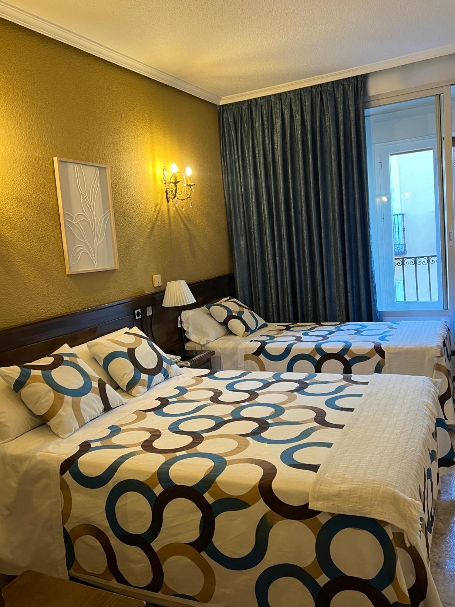 Hostal Sonsoles Madrid-Centro Extérieur photo