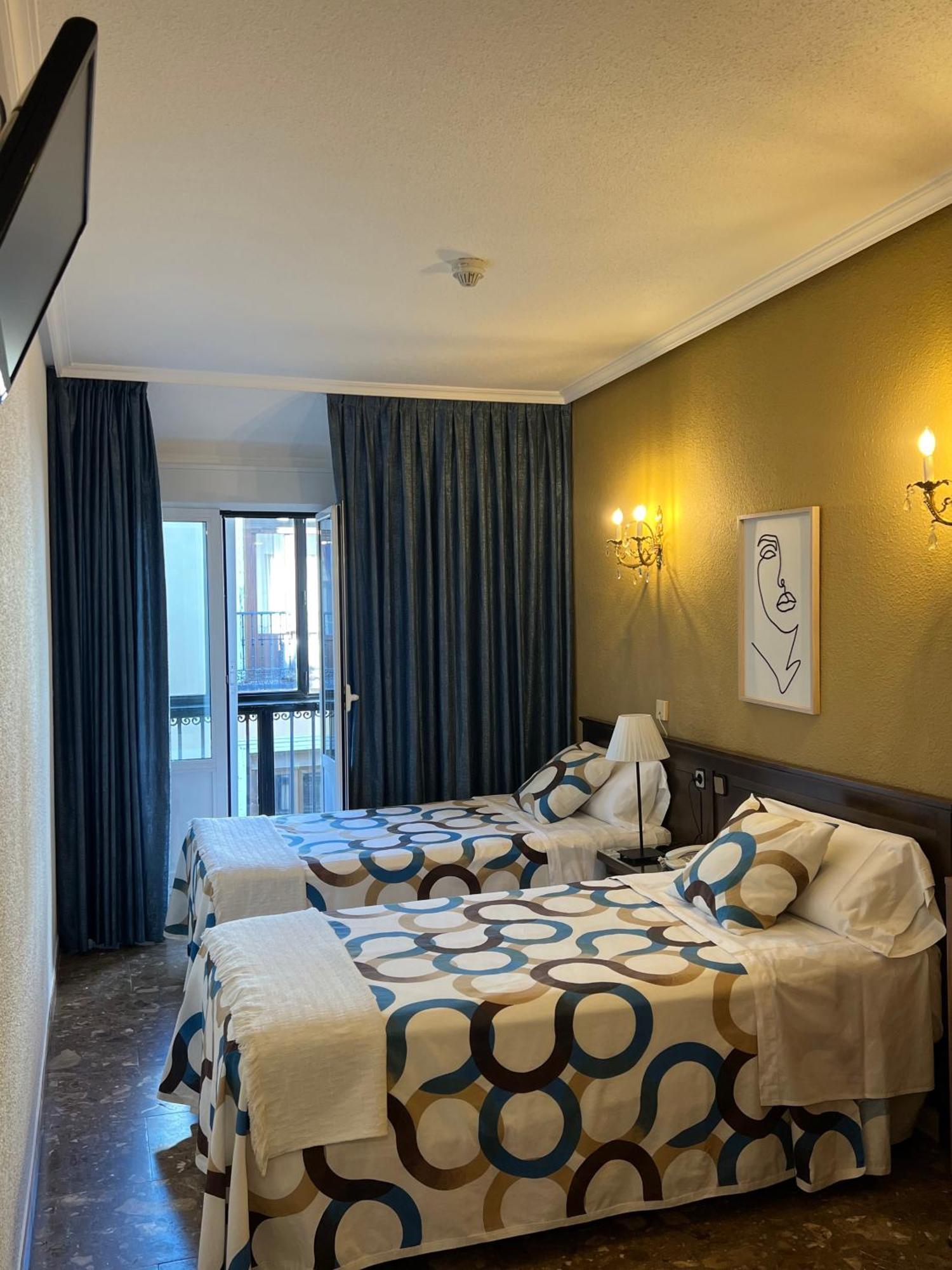 Hostal Sonsoles Madrid-Centro Extérieur photo