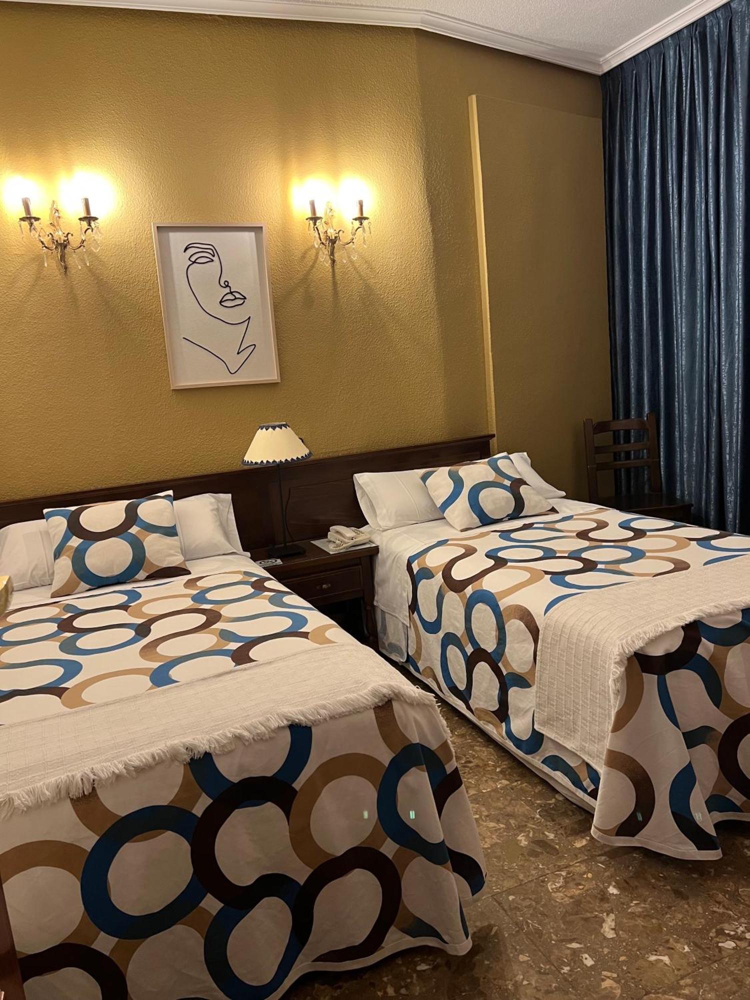 Hostal Sonsoles Madrid-Centro Extérieur photo