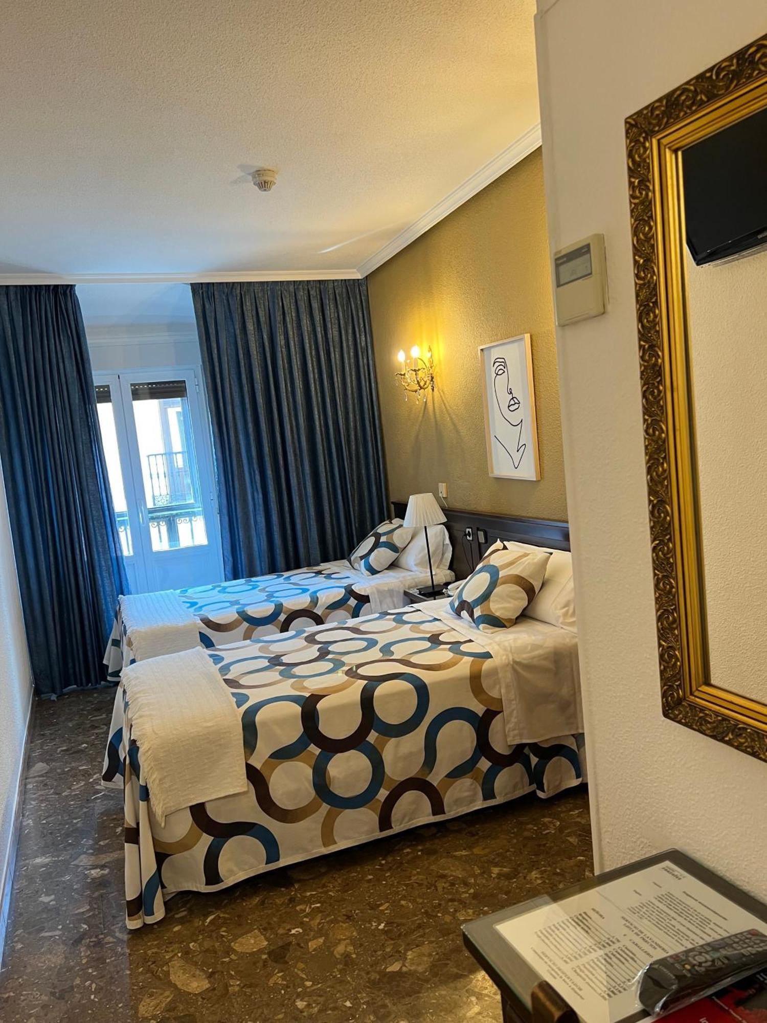 Hostal Sonsoles Madrid-Centro Extérieur photo