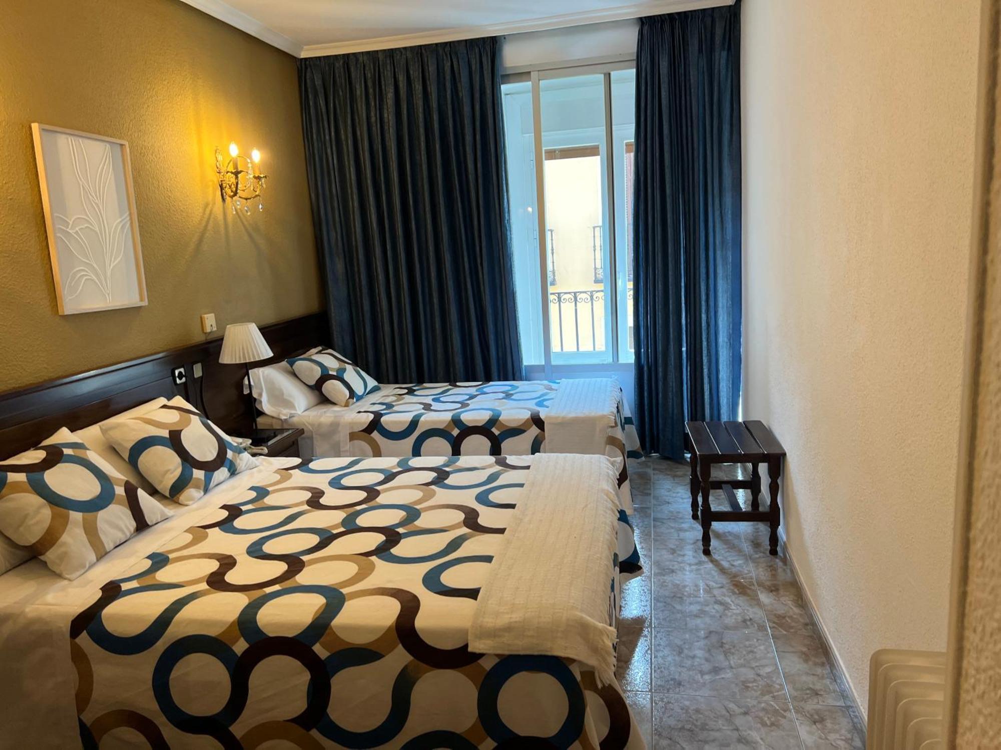 Hostal Sonsoles Madrid-Centro Extérieur photo