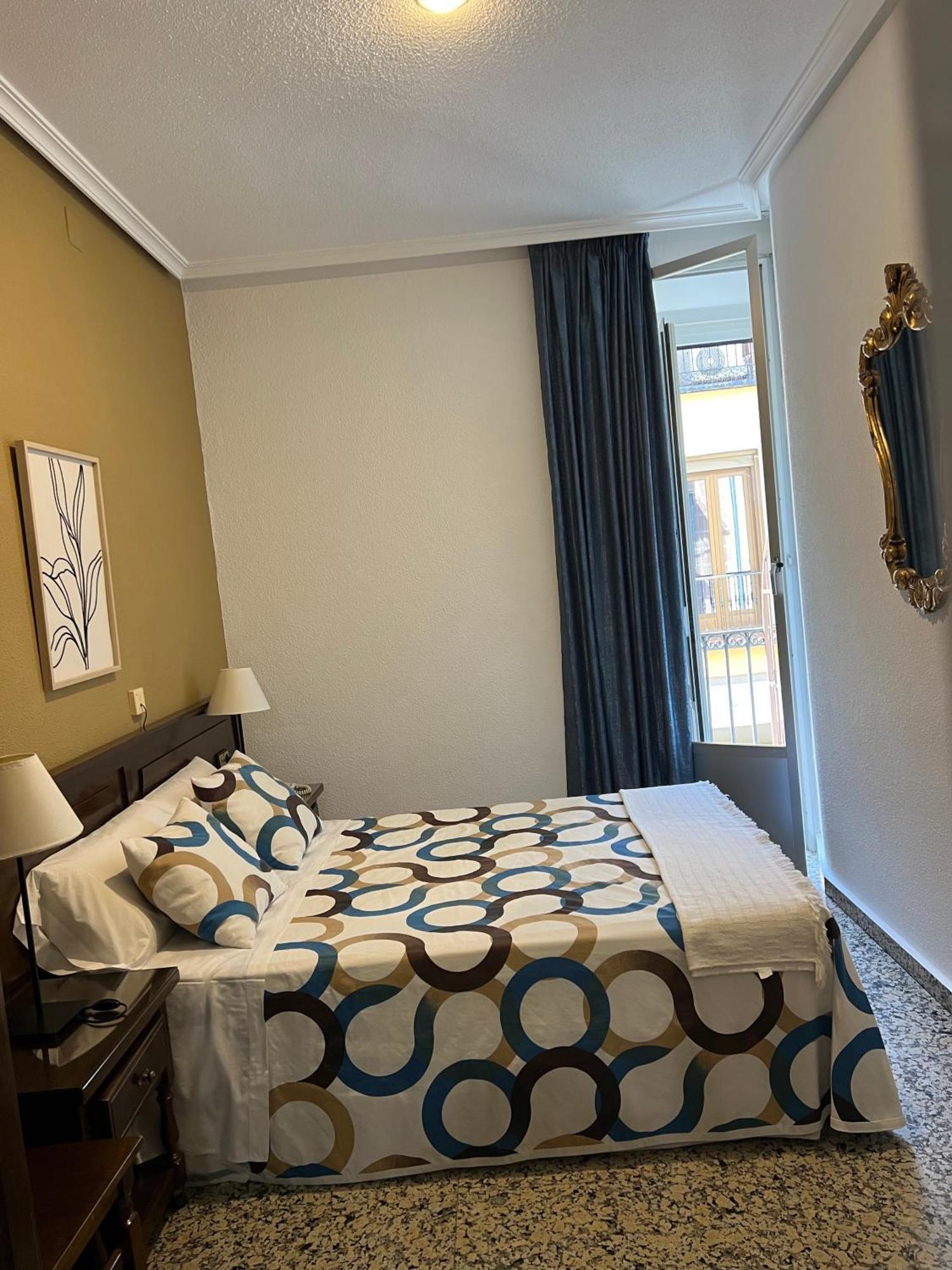 Hostal Sonsoles Madrid-Centro Extérieur photo