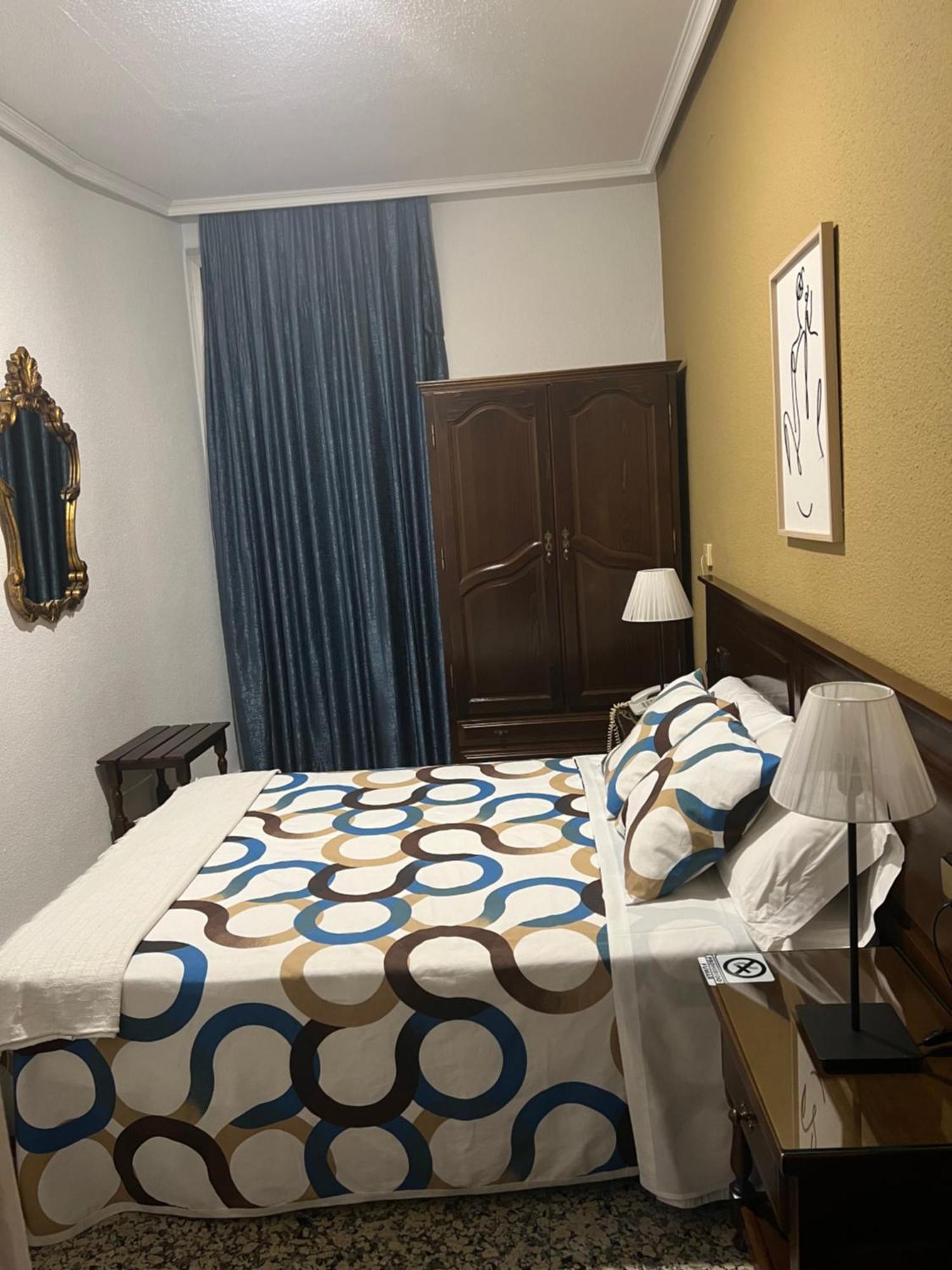 Hostal Sonsoles Madrid-Centro Extérieur photo