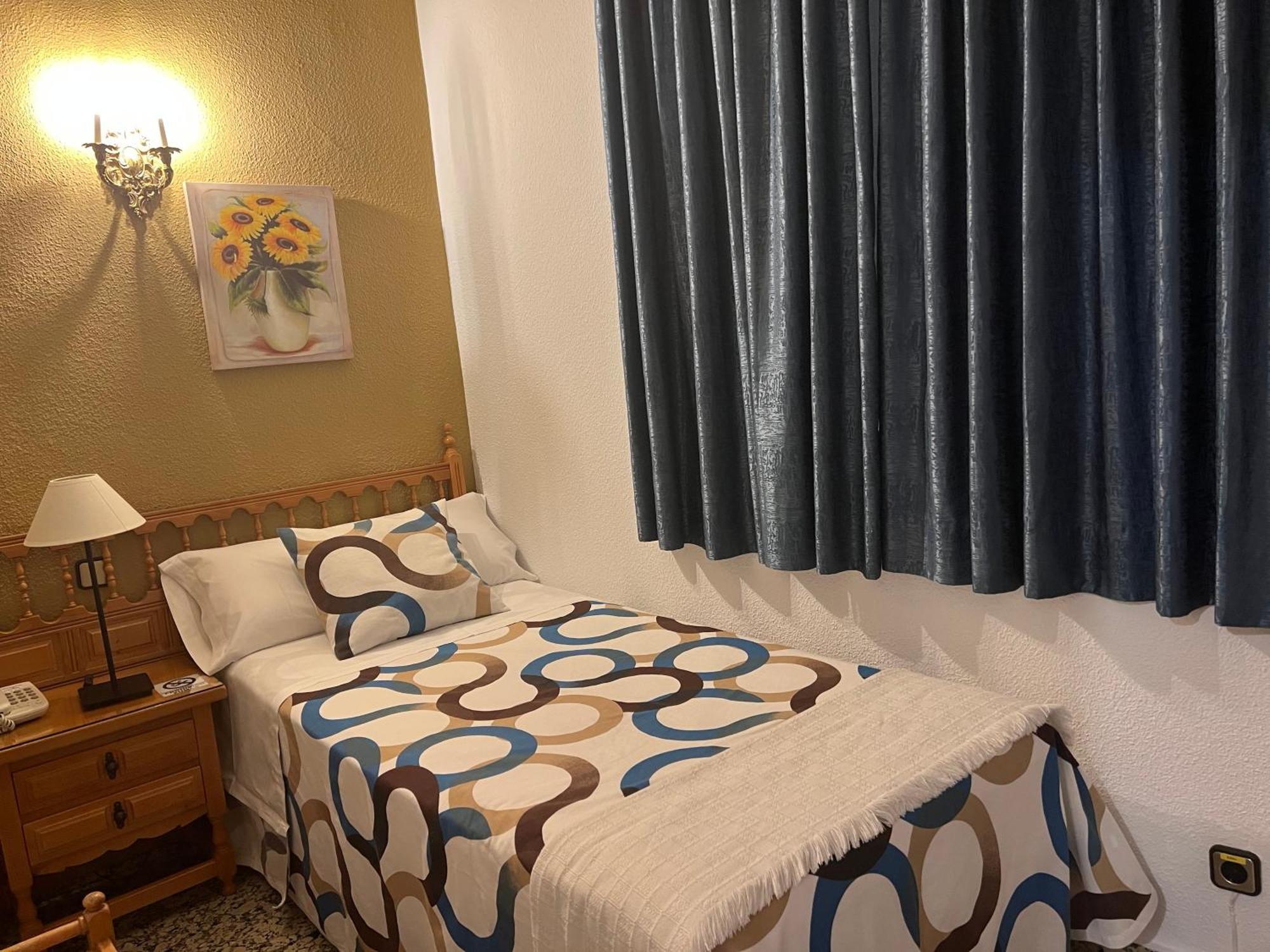 Hostal Sonsoles Madrid-Centro Extérieur photo