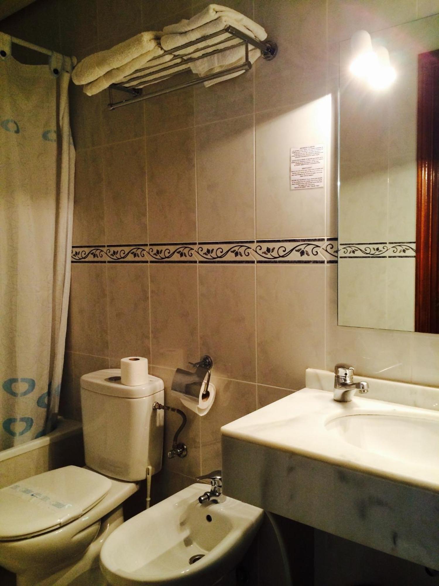 Hostal Sonsoles Madrid-Centro Extérieur photo