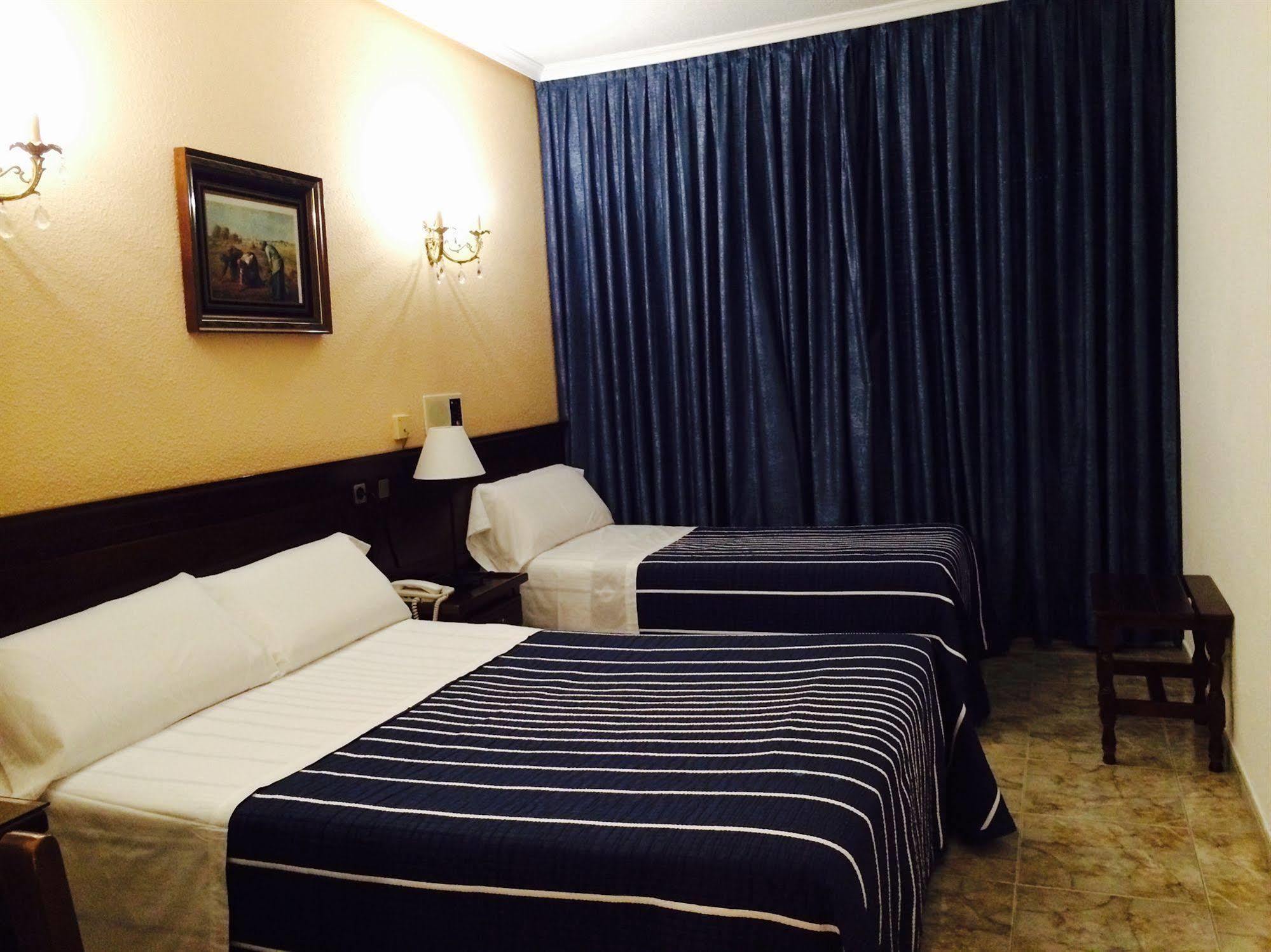 Hostal Sonsoles Madrid-Centro Extérieur photo